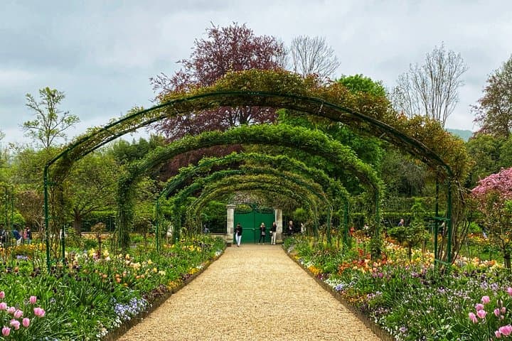 Giverny Claude Monet House, Gardens and Village HOTEL PICK-UP