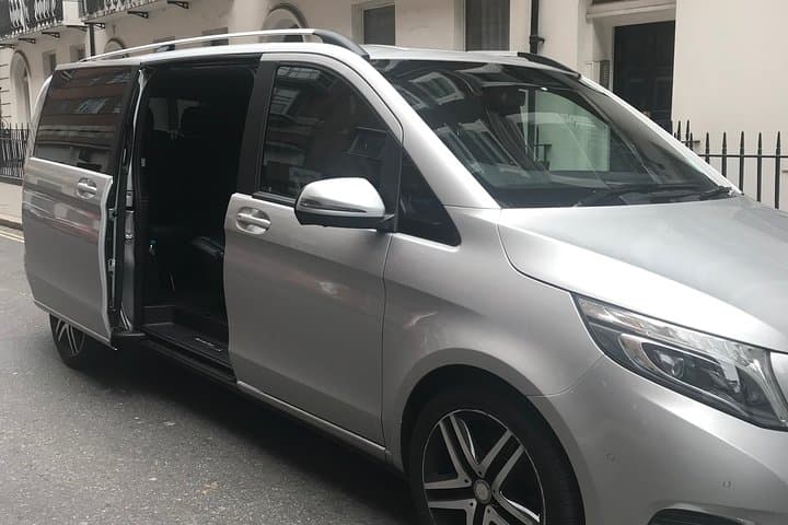 Private Transfer From Central London or Heathrow Airport to City of Oxford