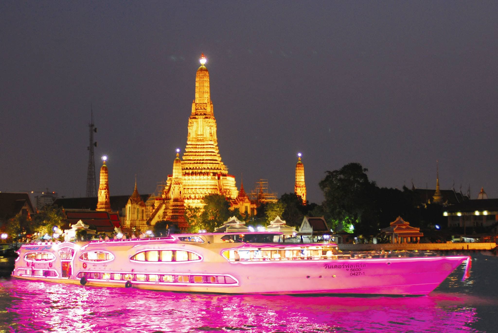 Wonderful Dinner Cruise – Bangkok Evening Experience