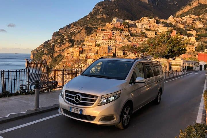 Small-Group Tour of the Amalfi Coast by Minivan with Light Lunch
