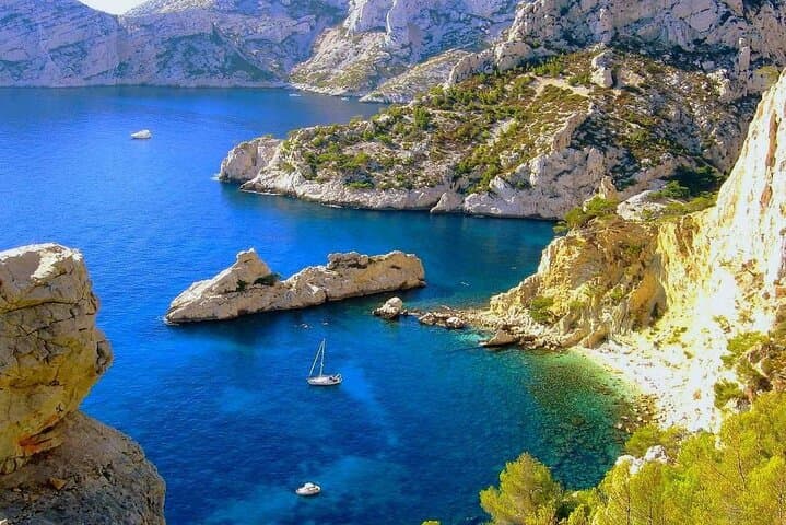 Calanques Of Cassis, the Village and Wine Tasting Private Tour