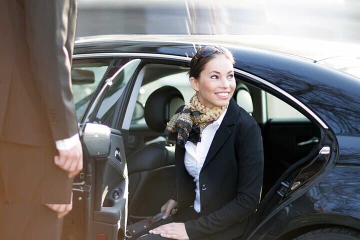 Private Airport Transfer Vice Versa in Queenstown by SUV