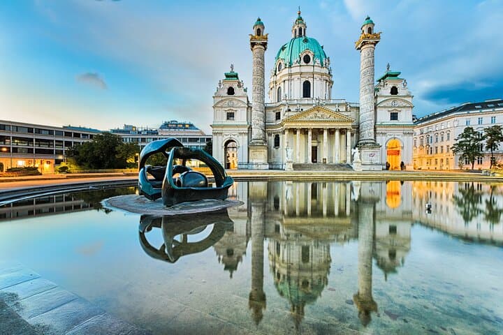 Private Transfer from Berlin to Vienna with 2 hours for sightseeing