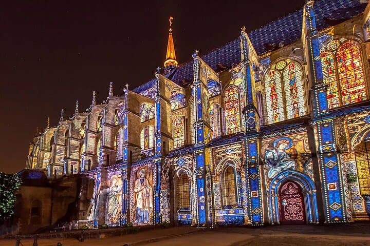 Chartres Cathedral Private Tour from Paris