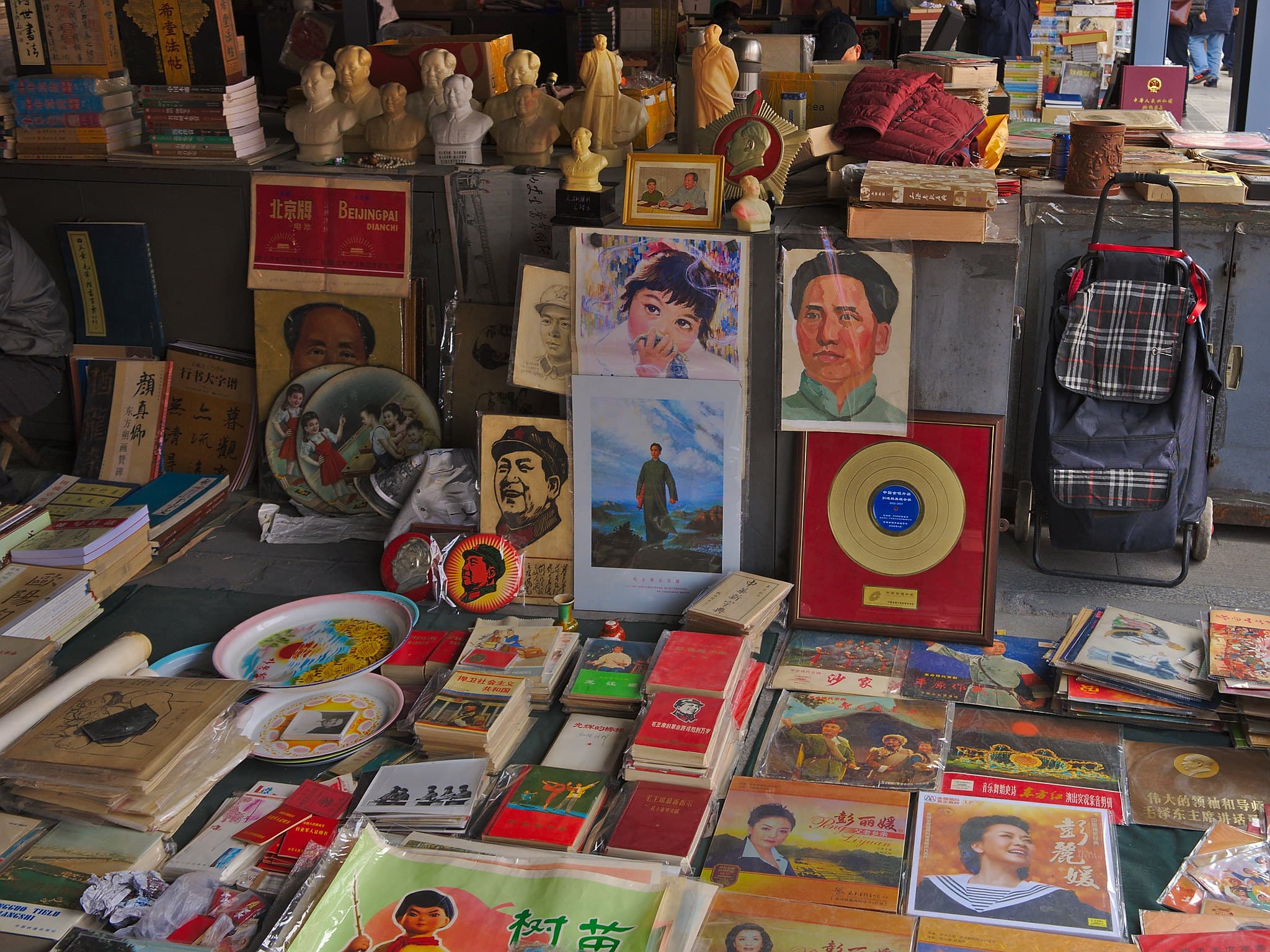 Distinctive Market Tour with Shaomai Lunch and Full Massage