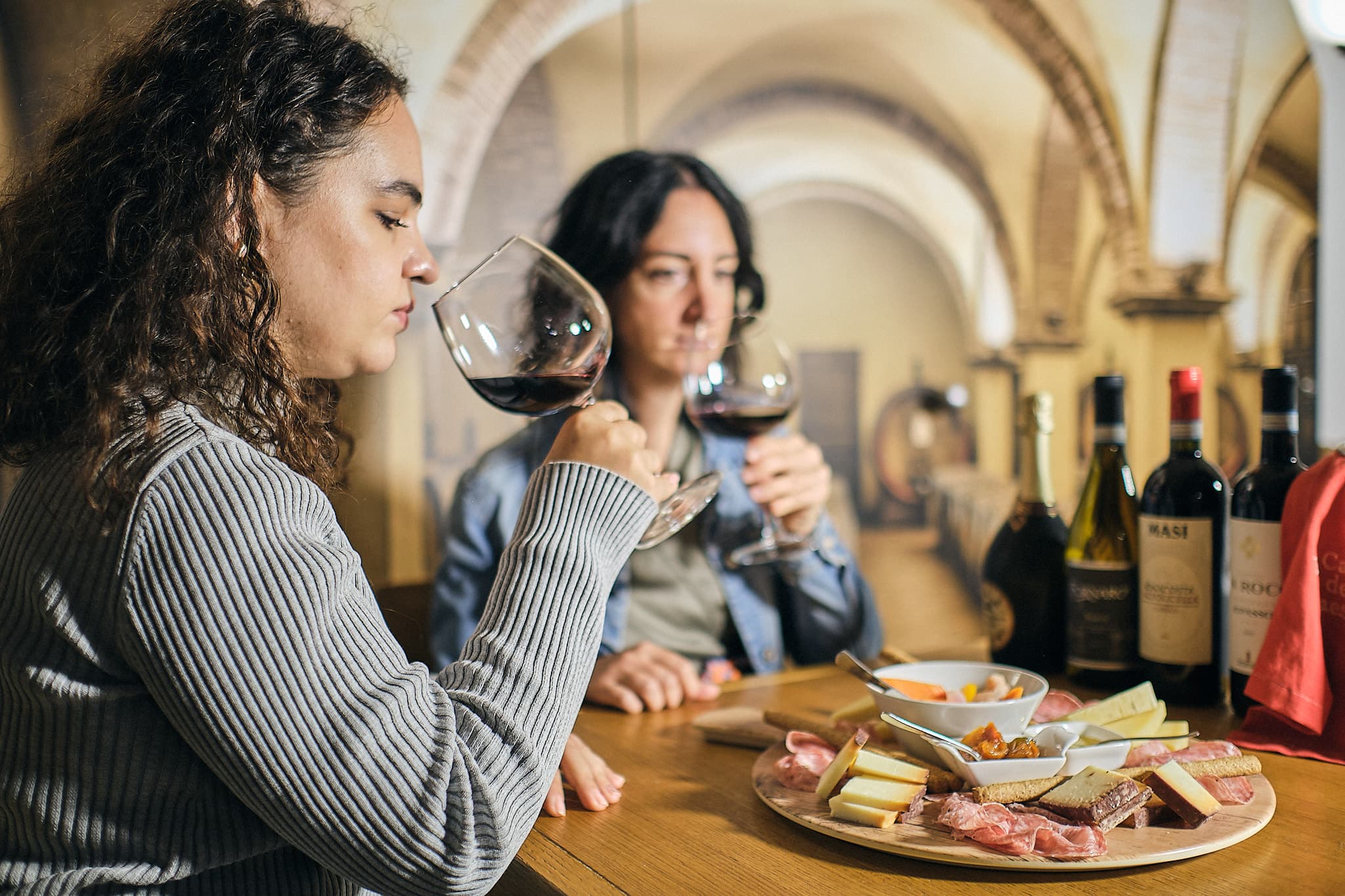 Verona: Wine Tasting Workshop near Juliet's Balcony