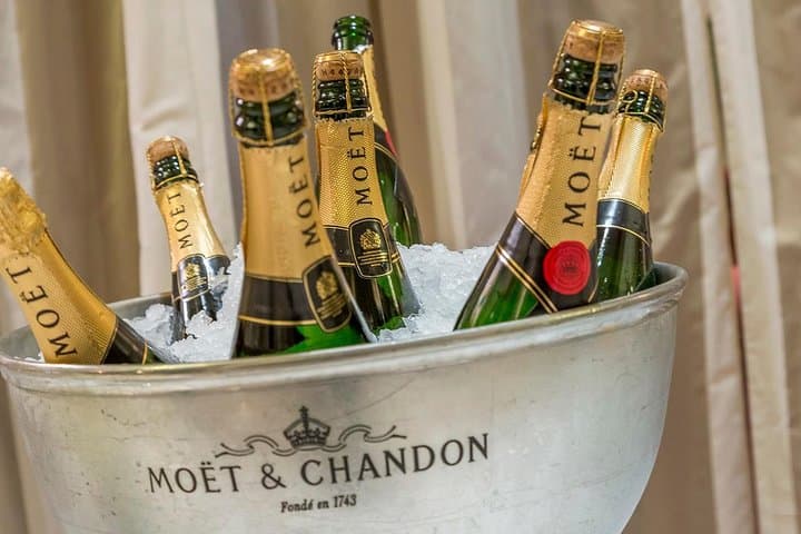 Private transfer from Paris or CDG airport to Reims or Epernay