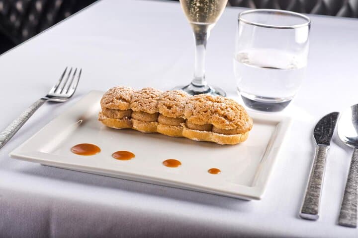 Private Eiffel Tour & Paris Seine River Lunch or Dinner Cruise 