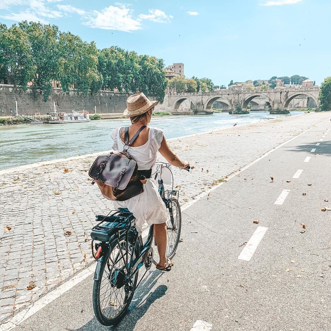 Rome from the Tiber: cycling tour through history and beauty
