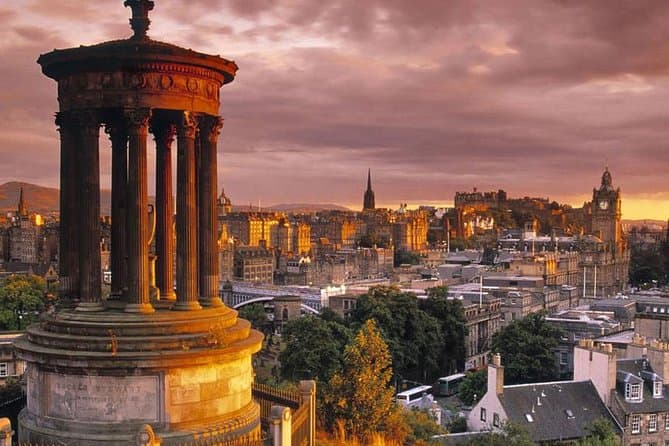 WT-ES Edinburgh: 3-Hour Walking Tour - Spanish Tour Guide