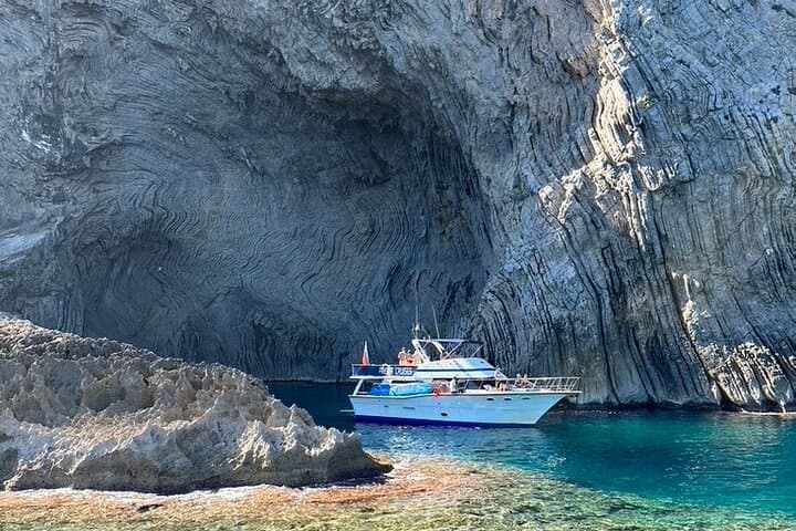 Mallorca Beach & Caves Boat inc Drinks, Tapas, SUP & Snorkel 
