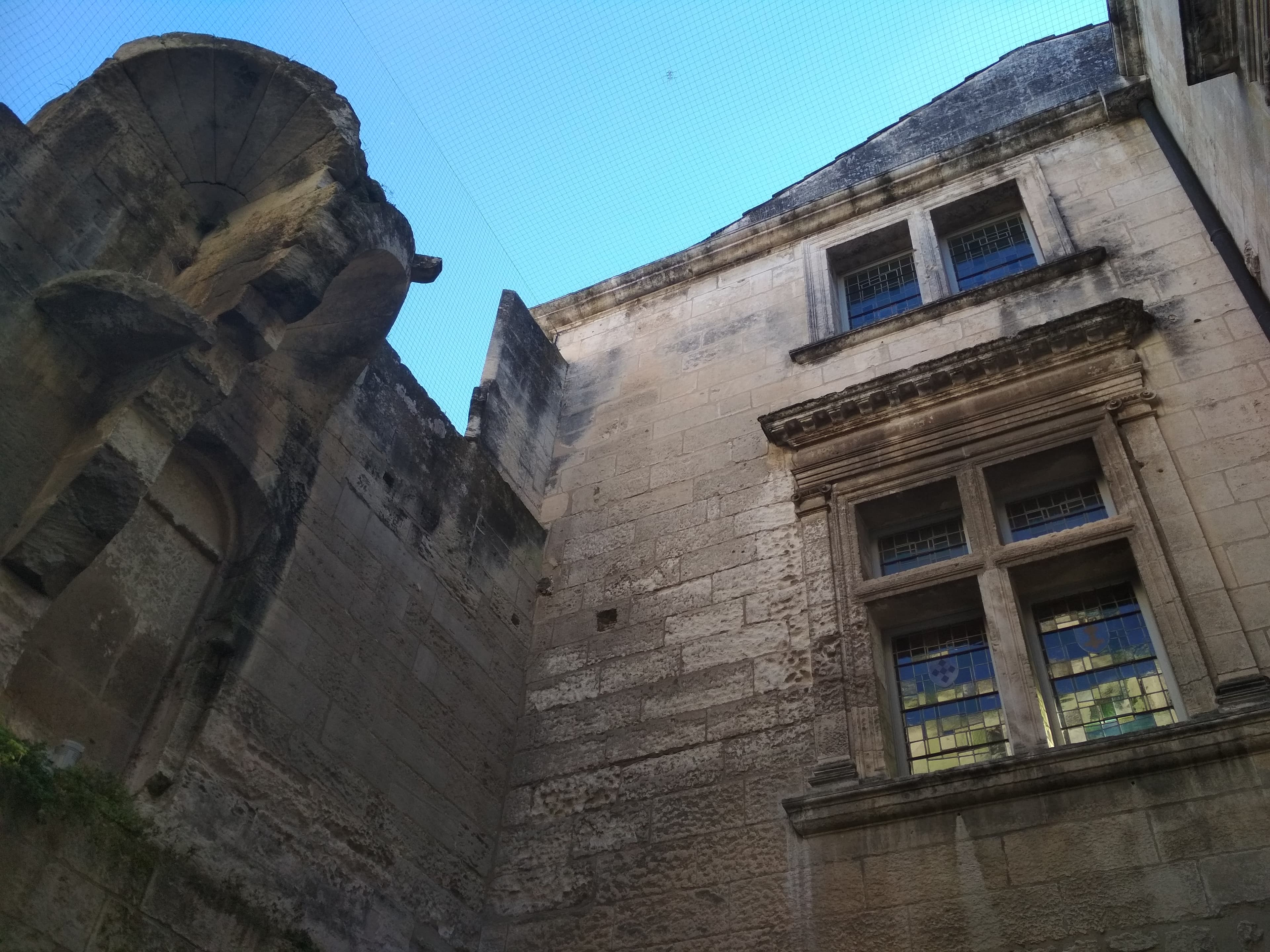 Arles et Les-Baux-de-Provence...  the splendor of Provence lifestyle