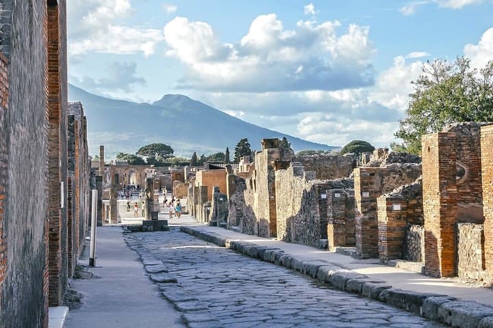 Pompeii & Naples: Half-Day Shared Tour from Naples with Skip-the-Line Ticket