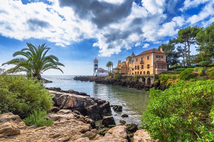 Easy Sintra and Lisbon Sightseeing Tour with Private Guide