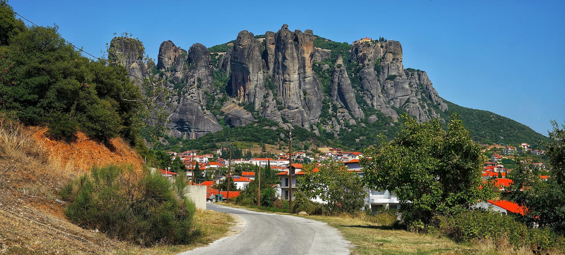 2 Day Private Tour Of Delphi, Meteora & Thermopylae From Athens & Corinthia - Overnight at Kalambaka or Kastraki