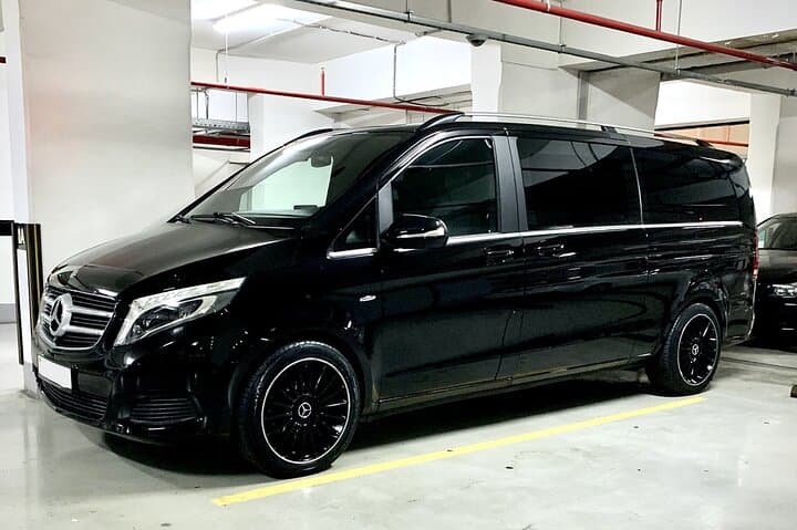 Airport Transfer: Yerevan Airport EVN to Yerevan by Luxury Van