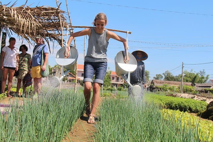  Gardening at Tra Que Vegetable Village and cooking class 