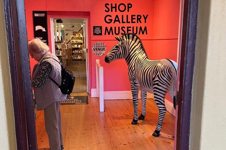 "Discover Hahndorf: Wine, Cheese, Beer, Shops & Lunch Day Trip"