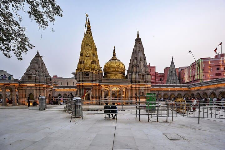 BT-Experience Ganga Aarti with Private 4WD Varanasi Tour