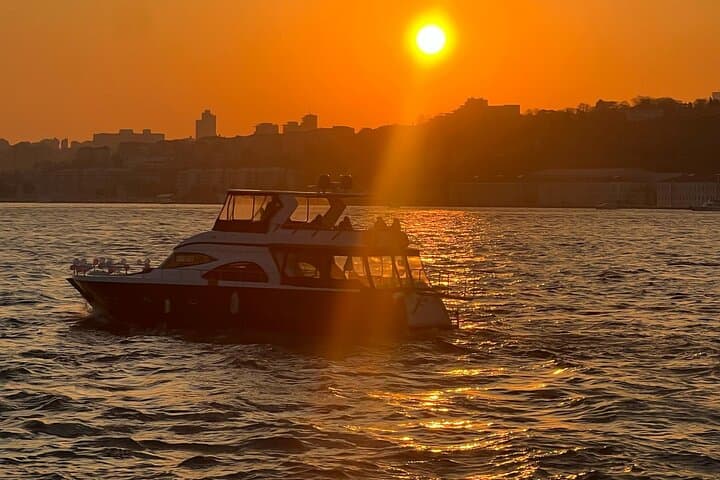 Istanbul Bosphorus Sunset Cruise on the Luxury Yacht