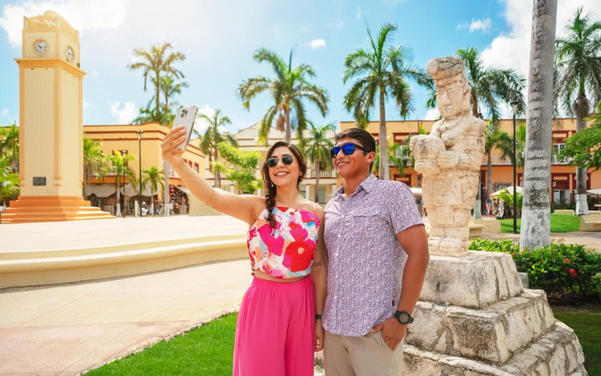 Island Frames: Photo Tour & Beach Break