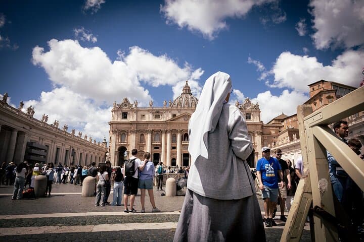 Papal Audience and Vatican Museums Tour