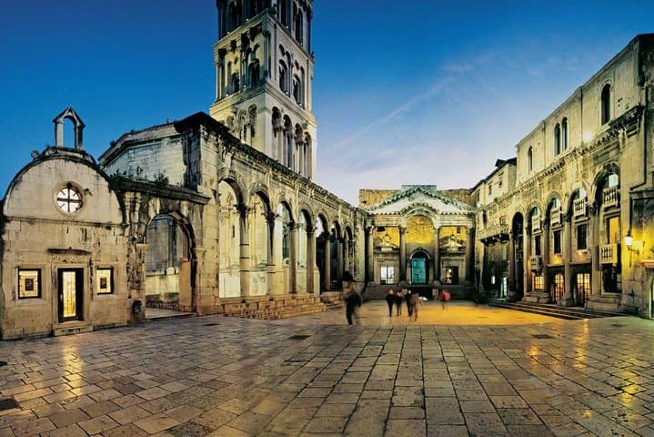 Private transfer Split Airport to Split