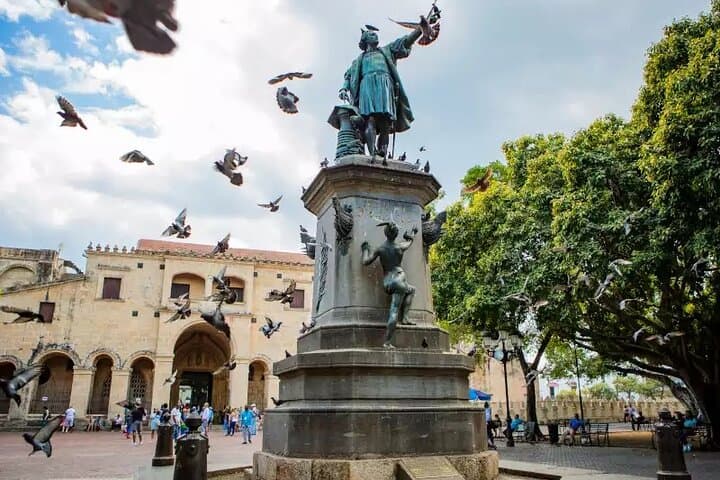 Half Day Santo Domingo Tour: Three Eyes Park to Colon Lighthouse
