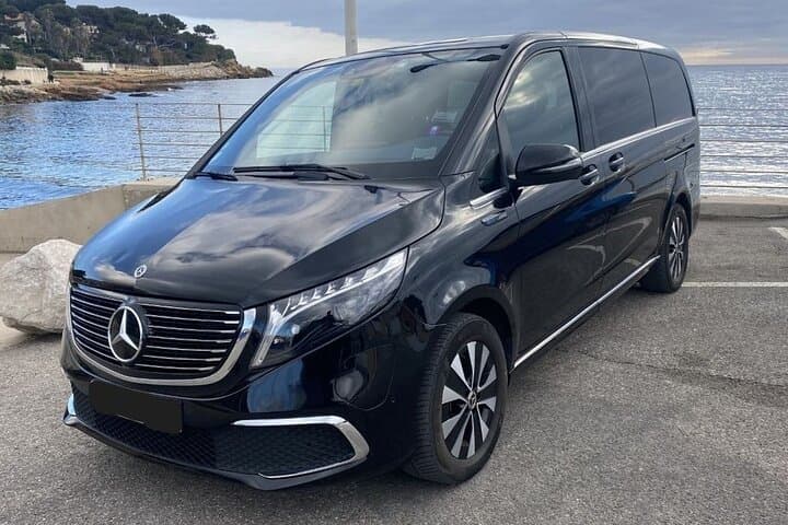 Private Transfer: Southampton Port to London by Luxury Van