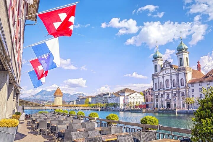 Lucerne Private City Walk and Lake Cruise Half-Day Trip