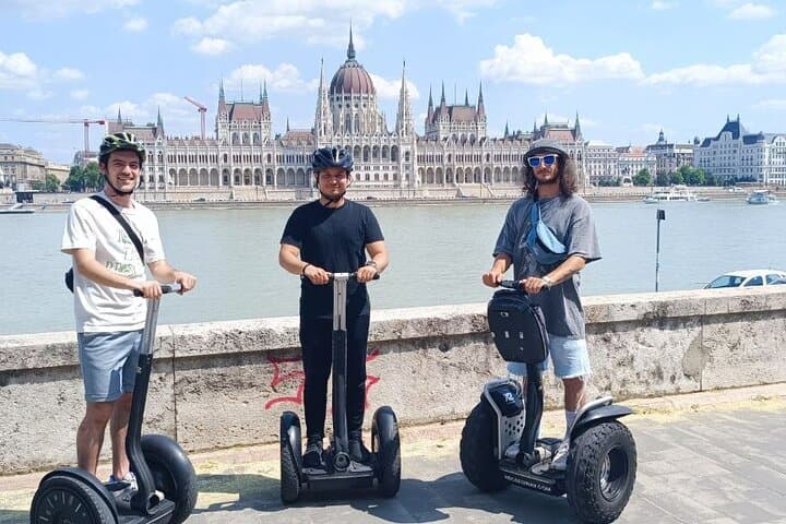 1 Hour Buda+Pest Riverside - City Segway Tour