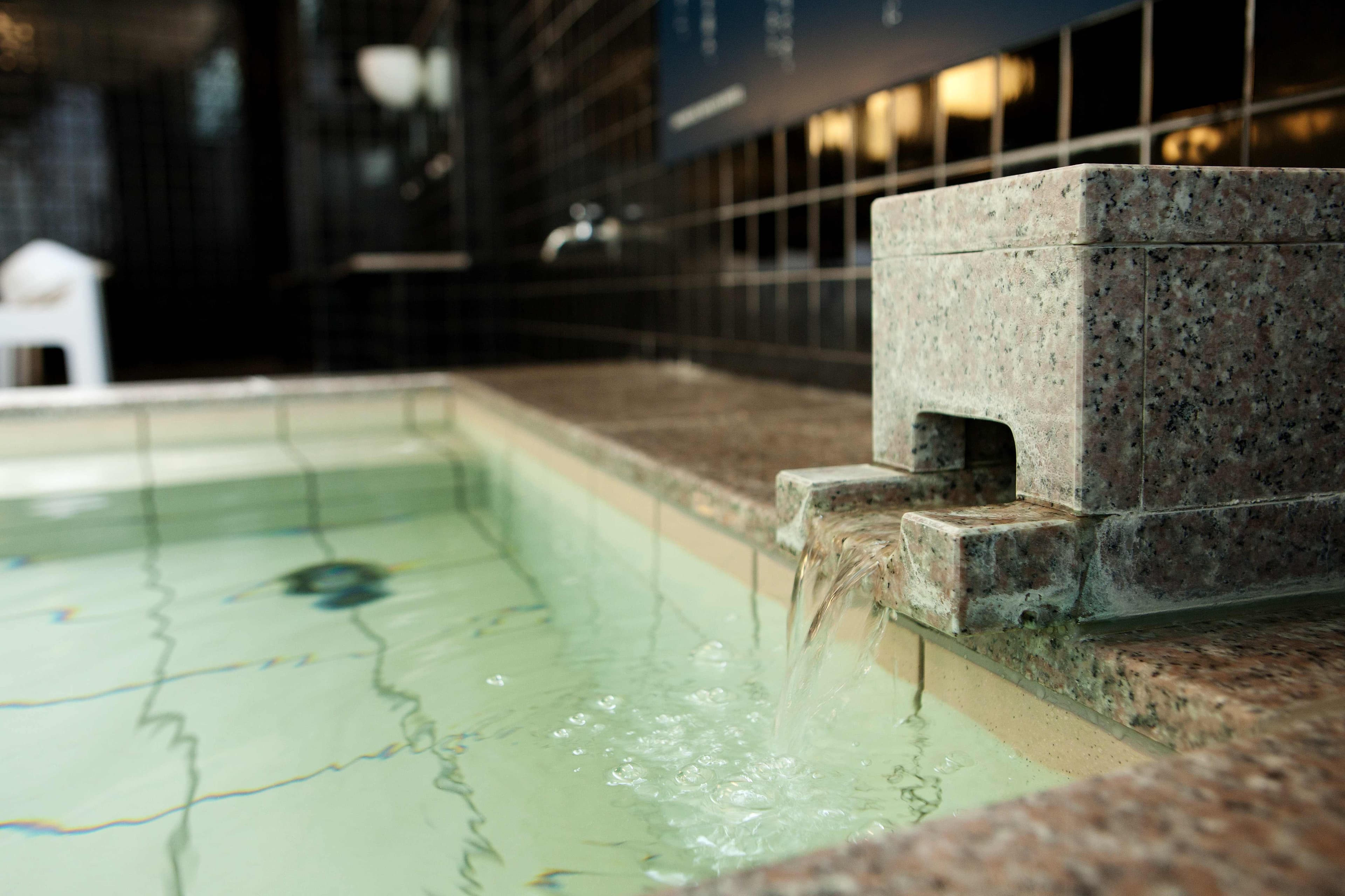 スリルとサウナを楽しむアドベンチャークルーズ