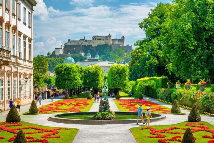 Private Scenic Transfer from Vienna to Salzburg with 4h of Sightseeing