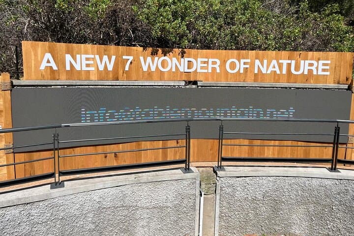 Fast Track Cable Car Table Mountain at Cape Town 