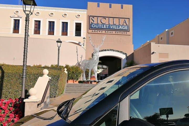 Private transportation to the Sicilia Outlet Village shopping