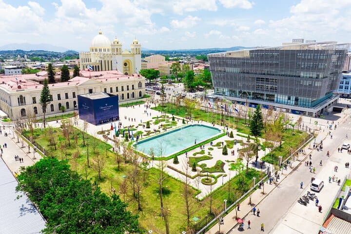 Full day | San Salvador City Tour Boquerón Park and Rainbow Slide