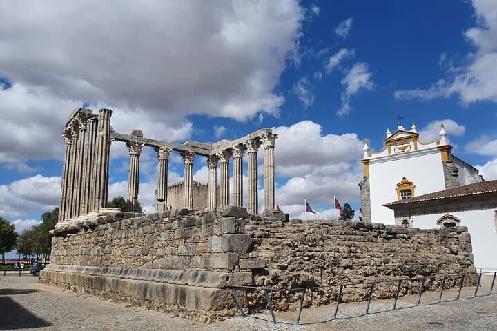 From Lisboa: Evora & Monsaraz Private Full-Day Tour