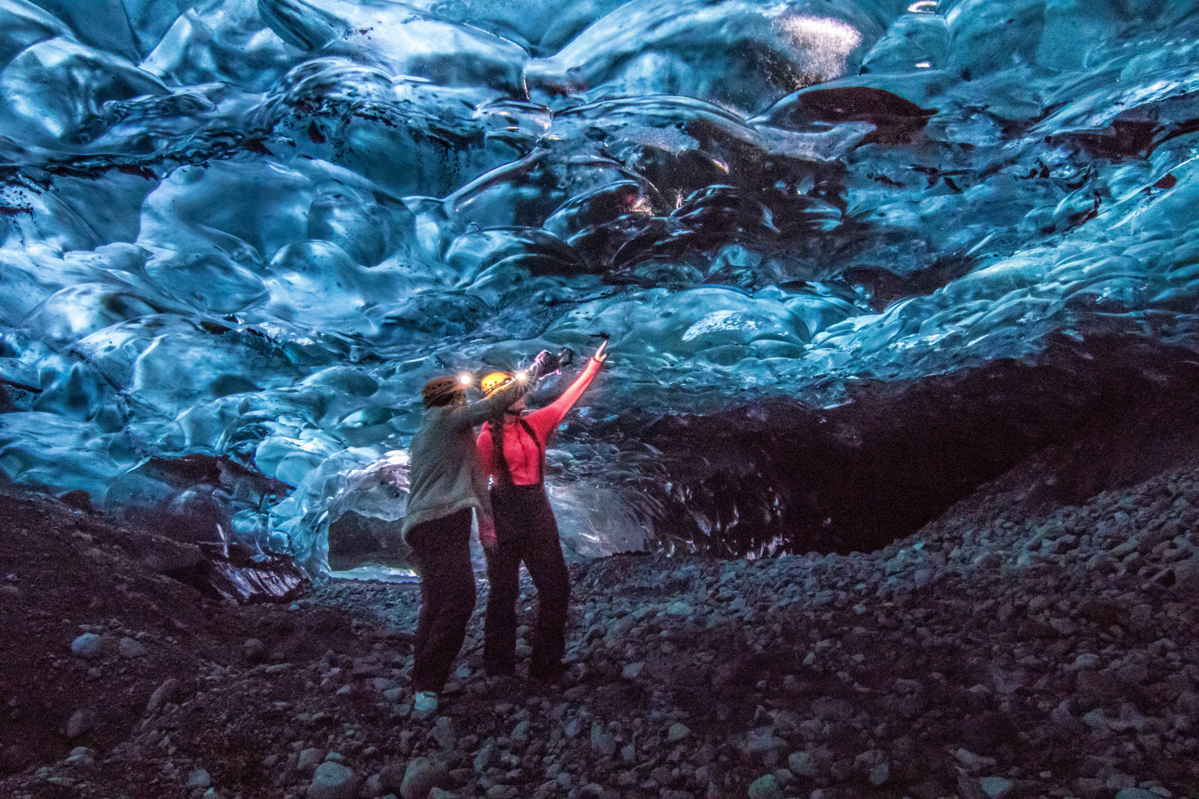 Ice Cave & Helicopter Tour from Skaftafell – Glacier Adventure & Scenic Landing