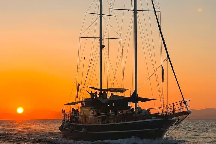 Sunset Dinner Cruise: Sunset, Swim, Drinks, and Dinner Onboard