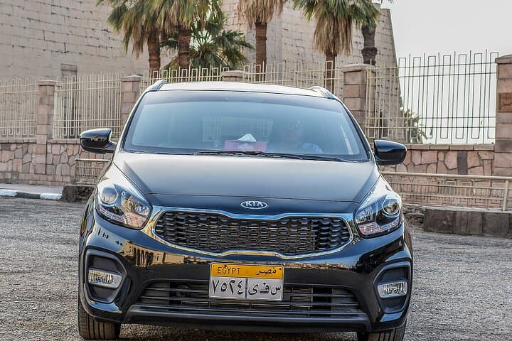 First-Class Private Transfer: Luxor to Red Sea Resorts – Group