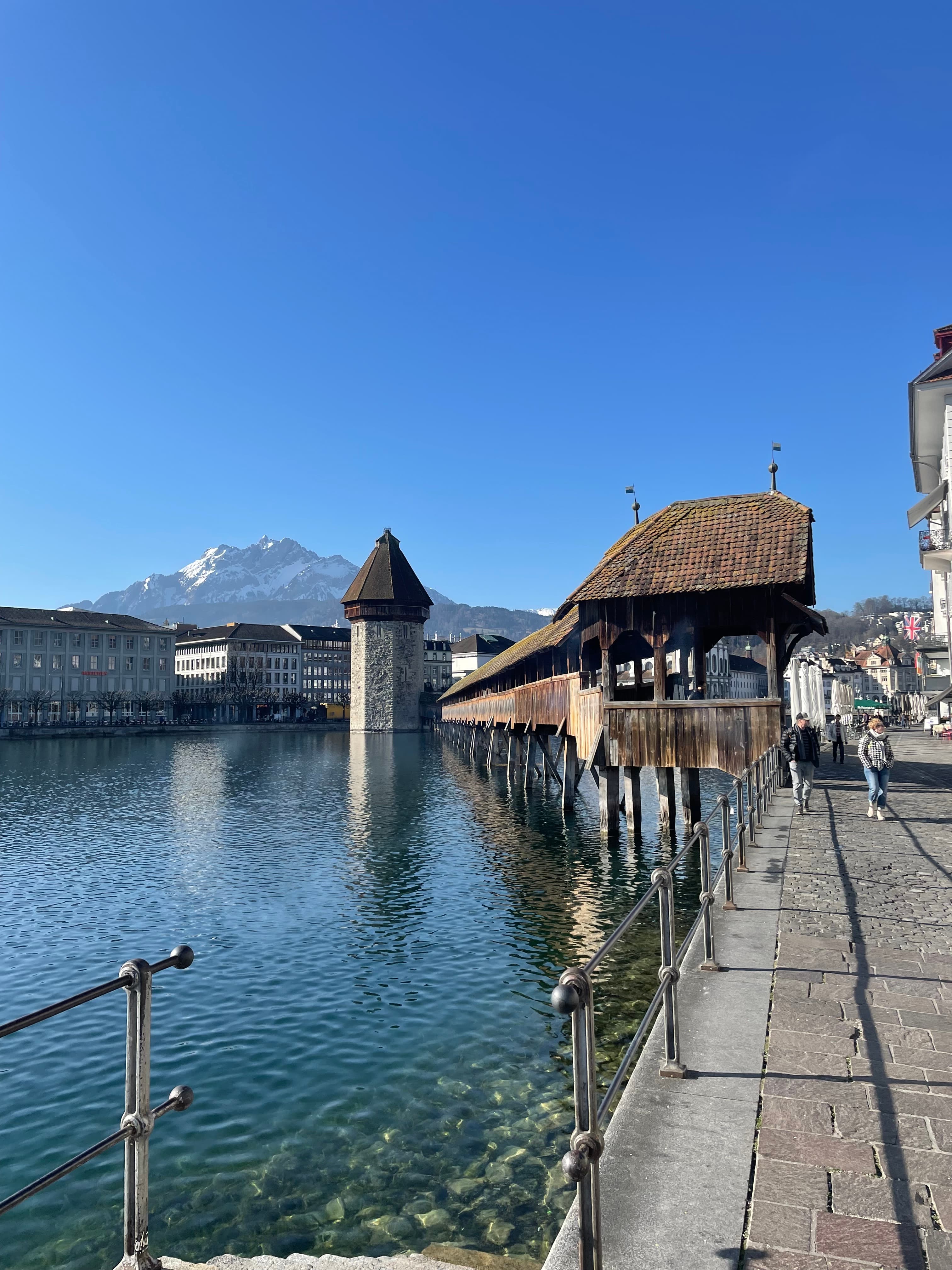One hour Classic Lucerne Walk with Hotel pick-up 