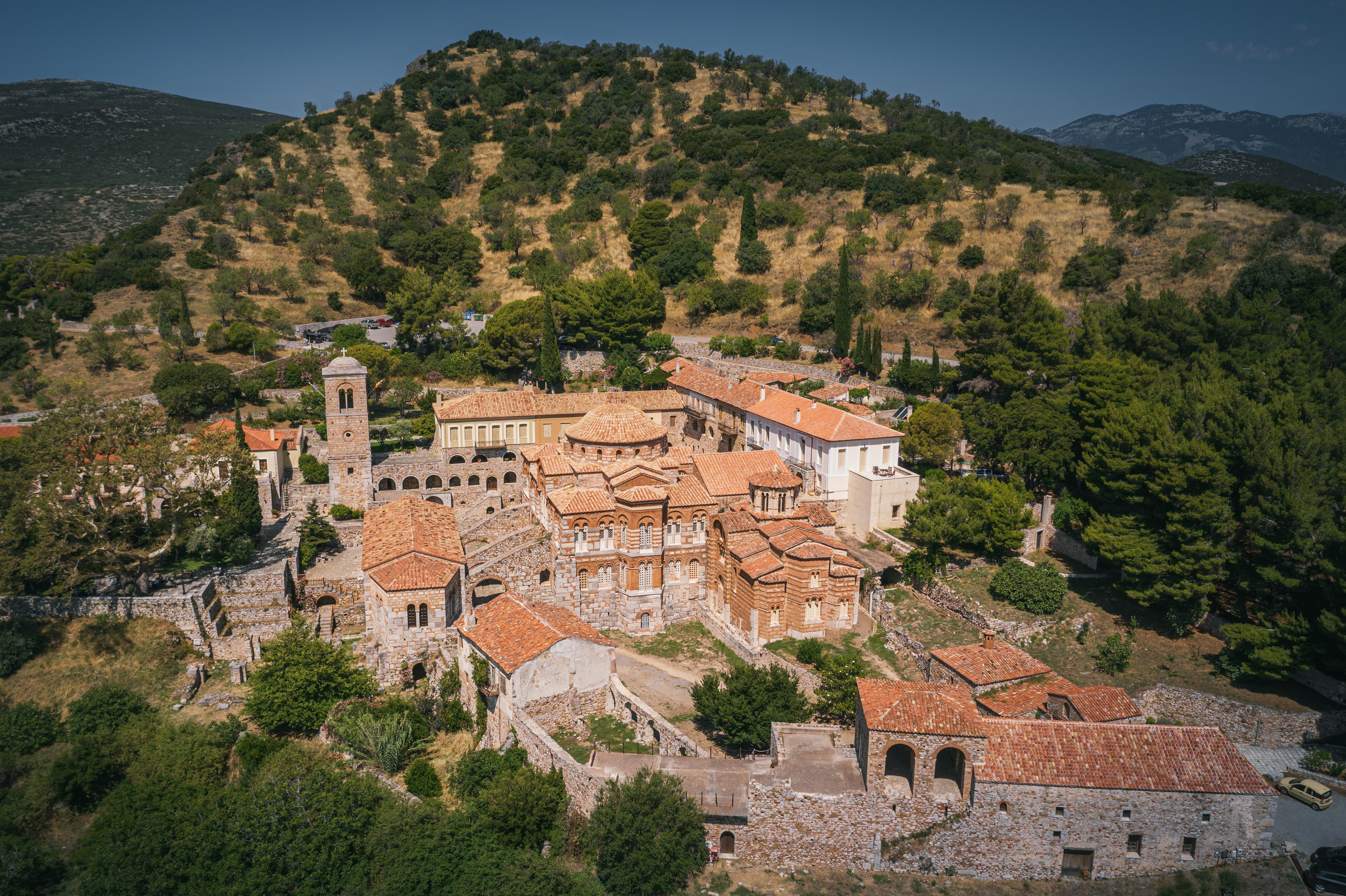 Hosios Loukas, Delphi & Arachova Private Tour from Athens