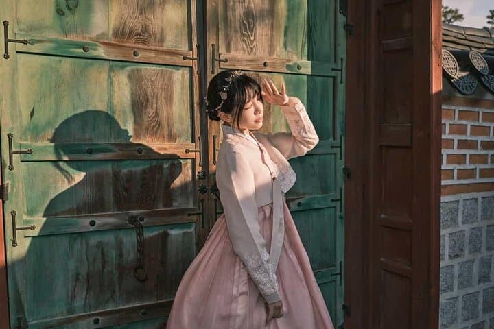 Cinematic Hanbok Photoshoot