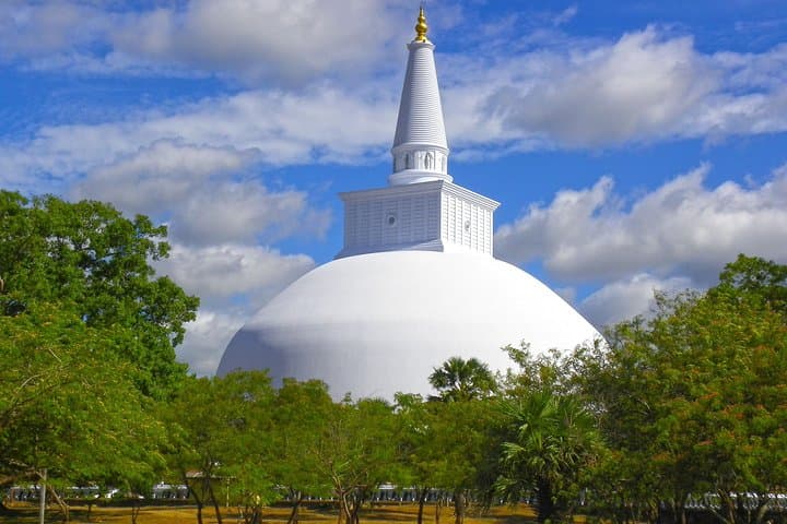 Anuradhapura And Aukana All Inclusive Day Tour From Kandy