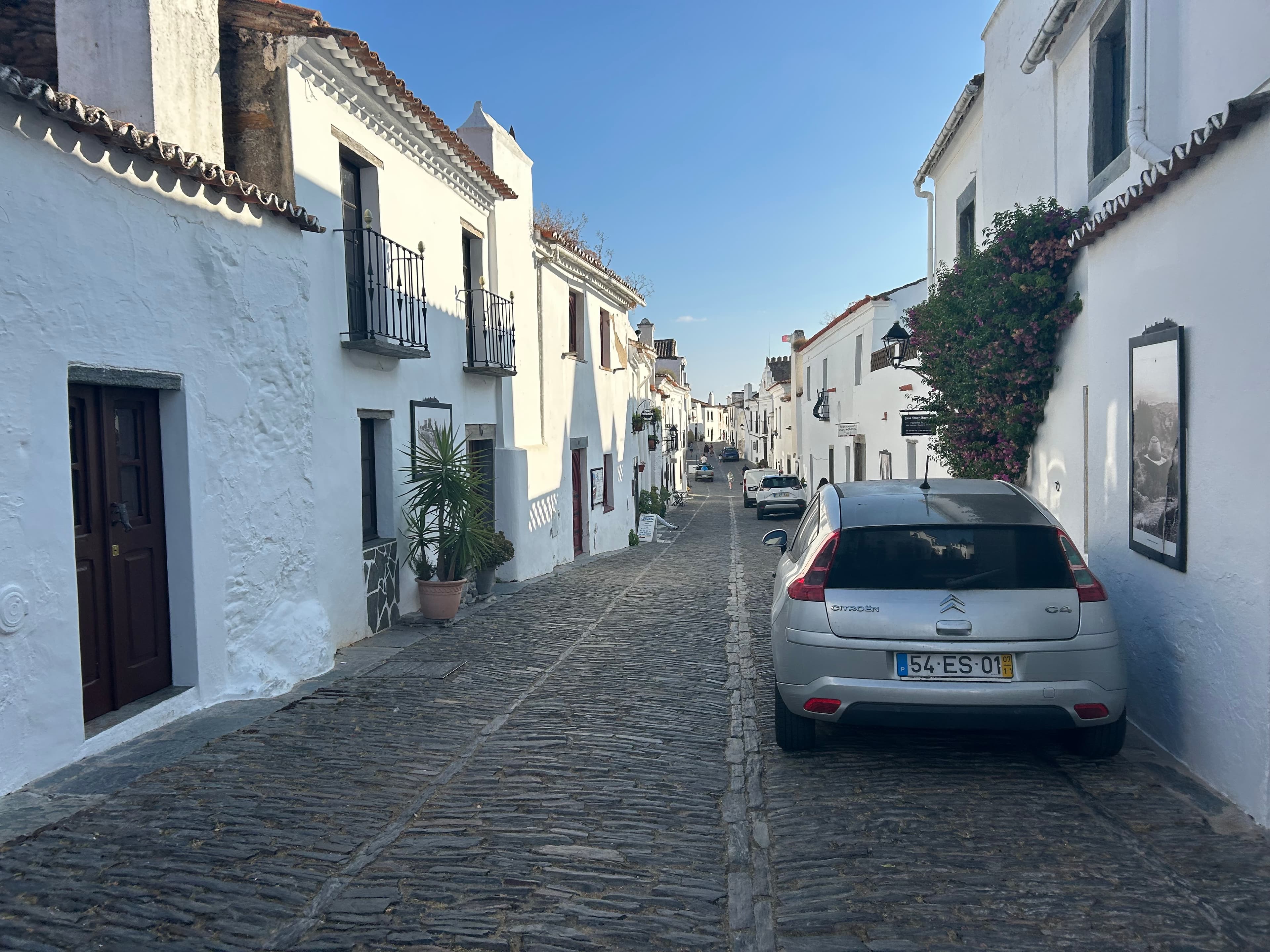 From Évora or Montemor: Visit to Monsaraz + Family Pottery in S. Pedro do Corval