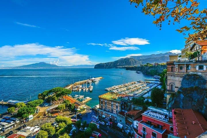 Sorrento, Pompei & Wine-Tasting: walk, visit & drink (8hour tour)