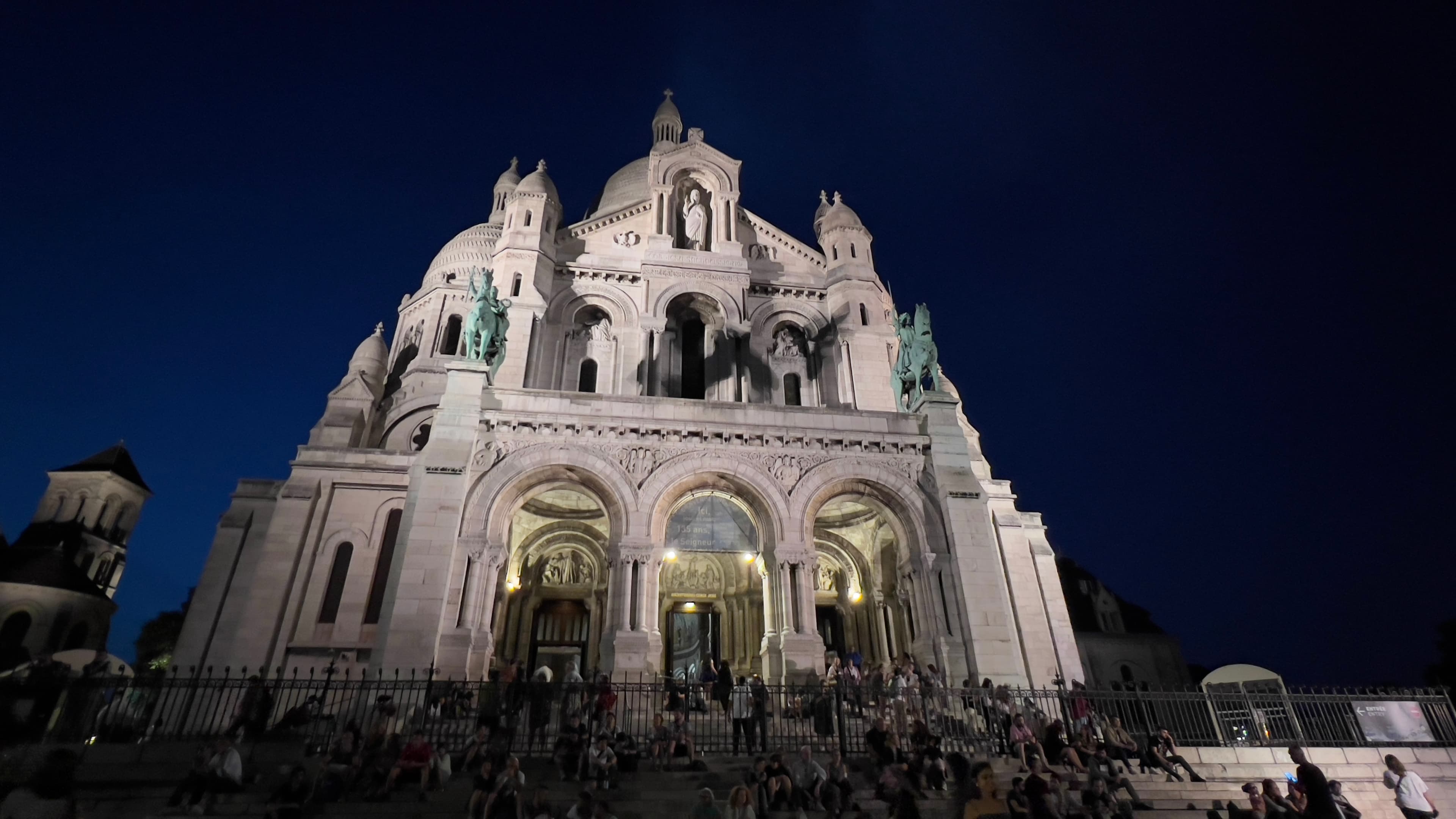 PRIVATE PARIS BY NIGHT >> Illumination Tour