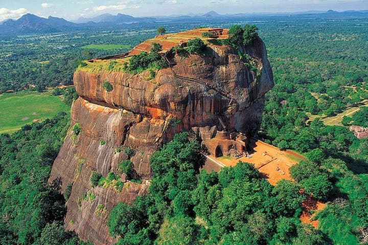 Private Day Trip To Sigiriya Dambulla and Safari From Colombo