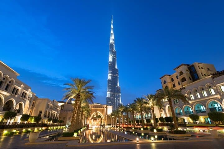 Burj Khalifa: At the Top (125 floor) with the Cafe Treat