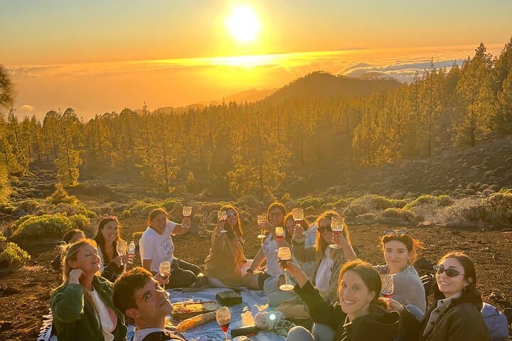Small Group Teide Stargazing Tour with Picnic at Sunset